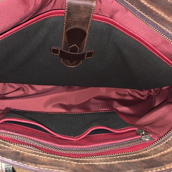 Consuela One of a Kind Men’s Messenger Bag - Picture 3 of 6